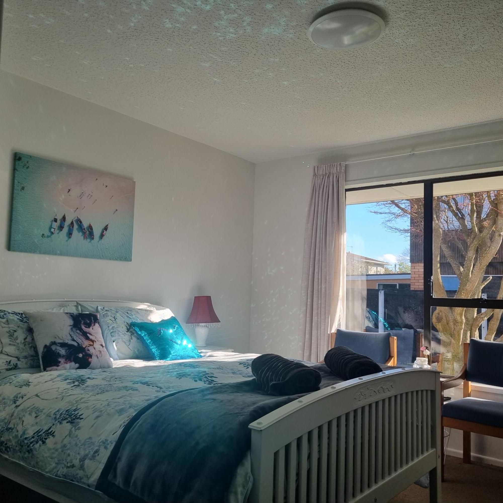 Hotel Near Airport, Spacious In A Sweet House With Everything *